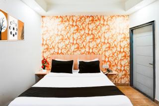 Restin Hotel East Delhi - 1