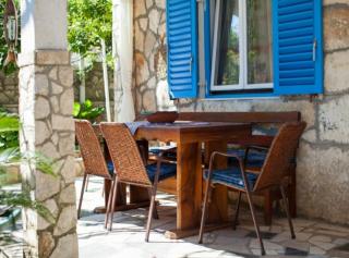 Golden Coast Apartments - 8