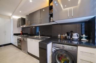 Cozy 2-Bedroom Apartment with Pool & Balcony in Marrakech - 8