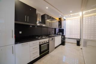 Cozy 2-Bedroom Apartment with Pool & Balcony in Marrakech - 2