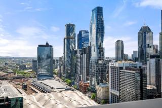 SODO Level 35 2 Bed Santuary with Balcony & Resort Amenities - Pool Jacuzzi Sauna Steam Room & Gym - 1