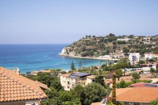 Villa Acquamarina, Family apartments with pool - 300 meters from the beach - 5