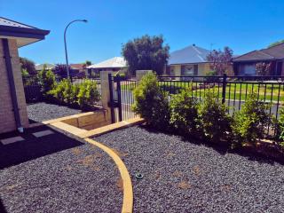 Dalyellup Guest House- Minutes to Beach, Shops - 1