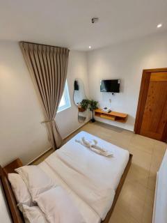 White Panda Beach House, 2bdrm duplex - 2