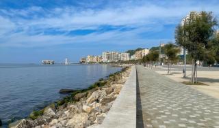 Big Seaside Central Apartment - 5