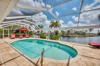 CoralVilla Blue Lagoon - great view, pool, kayaks, gym boat dock - 3