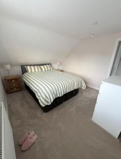 Bright & Spacious Home - 6