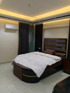 شقه مفروشه للايجار يومي وشهري النزهه مصر الجديده جسر السويس - Cairo - 4
