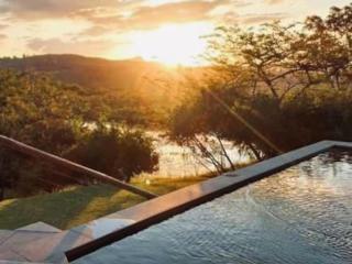 4 Sleeper Glamping - Whispering Thorns - 8