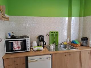 Grown floor economy studio in karmiris studios - 3