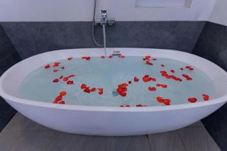 TamCoc Peaceful Homestay- mountain pool & rice field view - 2 mins to thung nắng boat pier - 4