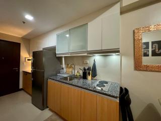 Modish 1BR One Uptown BGC near Uptown Mall - 3