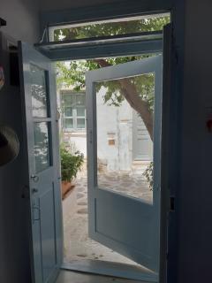 Charming maison with terrace, Parikia center - 8