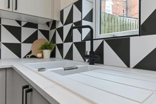 North Sherwood House - 6 bedrooms 4 bath - 4