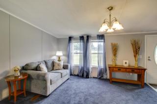 1 Mi to US Marine Base Albany Cozy Getaway! - 8