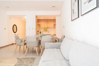 Stunning 2BR Apt High-Floor Breathtaking Views - 1