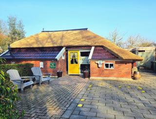 B&B Logeerboerderijtje De Rietkap Gieten - 9