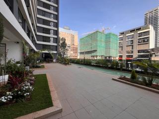 Executive Stay with Rooftop Pool - 7