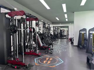 Executive Stay with Rooftop Pool - 5