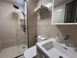 Executive Stay with Rooftop Pool - 3