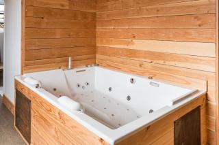 Chambre de caractère balnéo duo & vue toits - 9