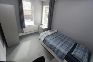 Budget Rooms in Reading Near University and Town Centre - 4