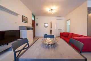 Appartamento situato in centro storico a Garda - 2