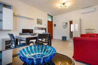 Appartamento situato in centro storico a Garda - 1