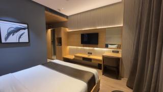 Kratos Lifestyle - 1