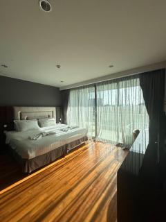 Boat Avenue Apartment - 1