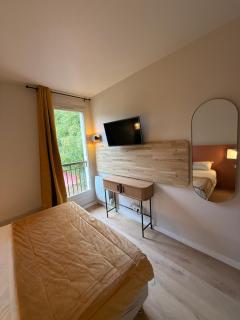 Logis Hôtel La Cascade - Lyon Nord - 2