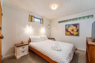 2 Mile Cosy Corner with Wi-Fi, 2 minute walk to lake edge - 3