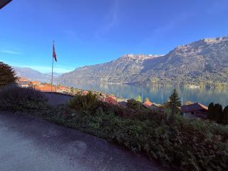 Lake & Mountain Retreat - Lake Brienz & Interlaken - 2