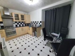 Spacious Double Bedroom WC Greater Manchester - 1