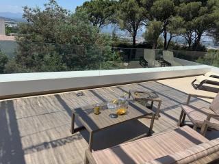 Palau Viewpoint - Attic - 2