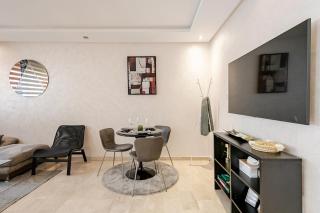 Modern Central & Cozy - Fast Wi-Fi & TV - 7