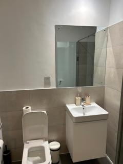 SkylineSquare studio Apartments at Loxwood House - 5