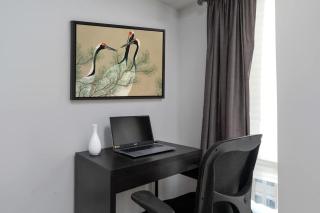 Sleek Urban 1BD with Den next to Yorkville - 7