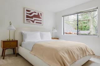 Blueground Overlake pool nr Marymoor Park SEA-969 - 2