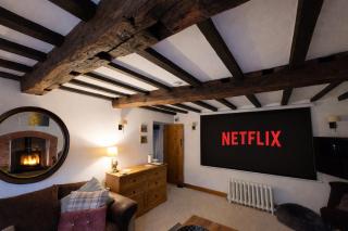 Rural cottage! Wood-fired hot tub Bliss awaits - 9