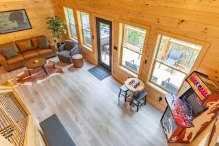 Green & Black Bear Cabins By Beyond Expectations - 1