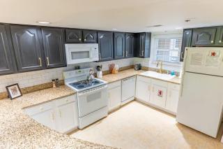 Gatehouse Condo by Beyond Expectations w Views - 1