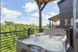 Mountain Breeze by Beyond Expectations w Hot Tub - 9