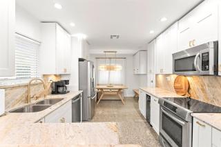 Coastal Chic Retreat Near Beach & Atlantic Ave - 6