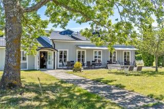 Neptuni Gästhem, Gästhemmet - 0