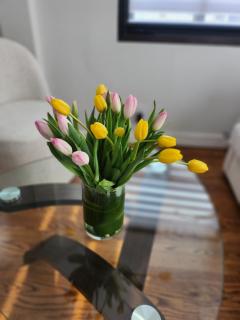 Luxury Floral Loft with Balcony Near MetLife & NYC - 2