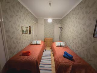 Bright & Spacious Apartment Near Center - 3