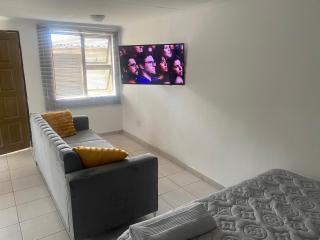 Nsuku M Guesthouse - 8