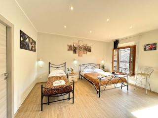 Harmony Room - a stone's throw from Piazza Maggiore - 3