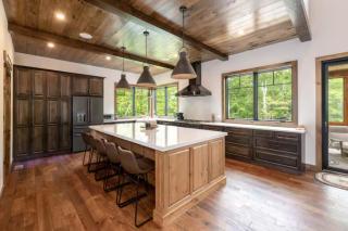 South Peak Chalet at Loon Mtn Hot Tub and Views! - 9